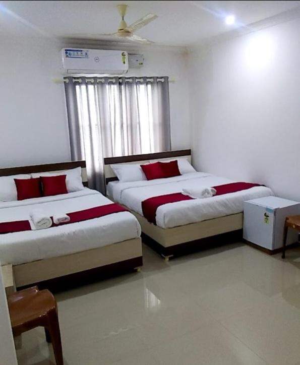 Tharavad Residency Hotel Iritti Екстериор снимка
